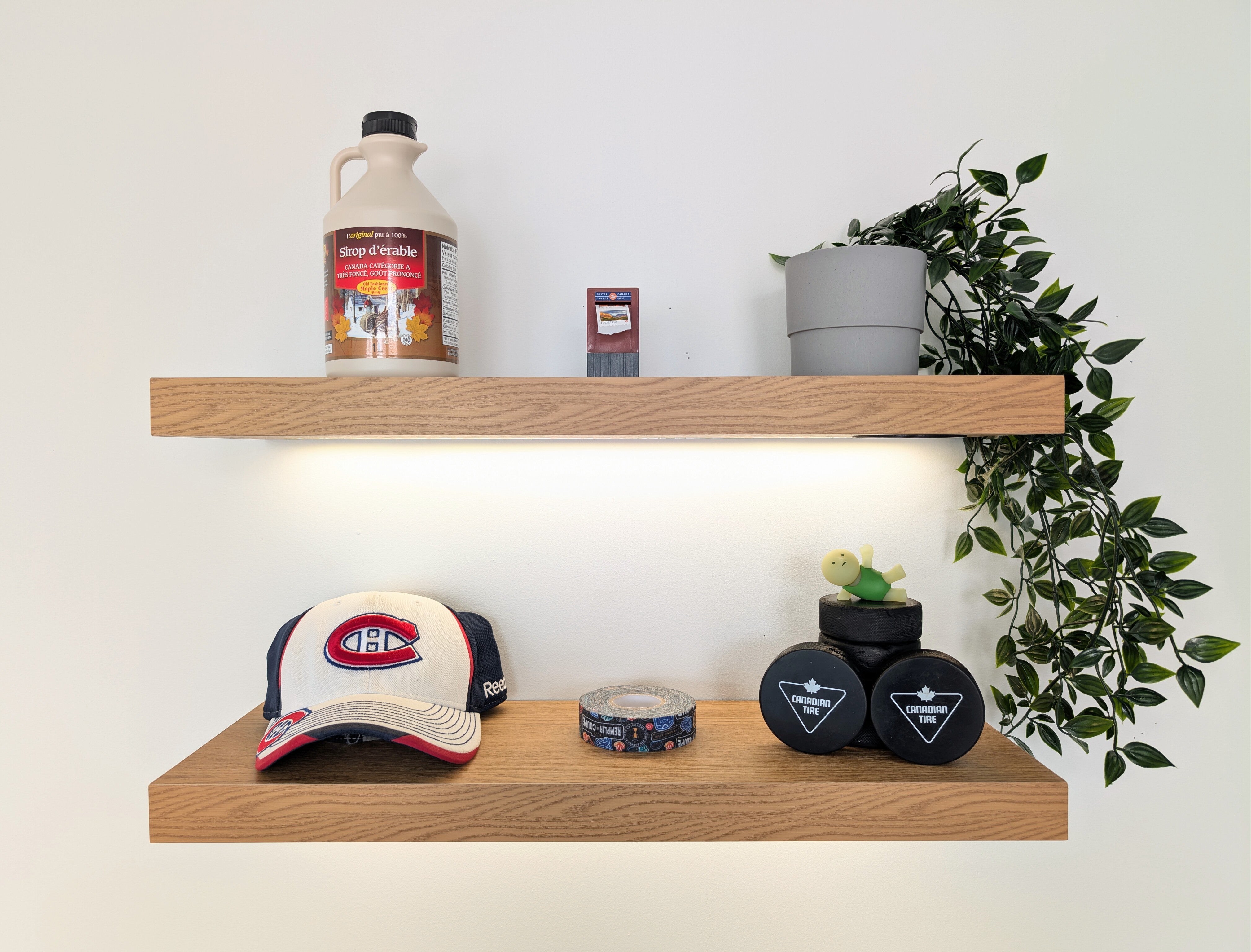 Zynix Floating Wall Shelf 60cm | LED Light, Yellow Oak