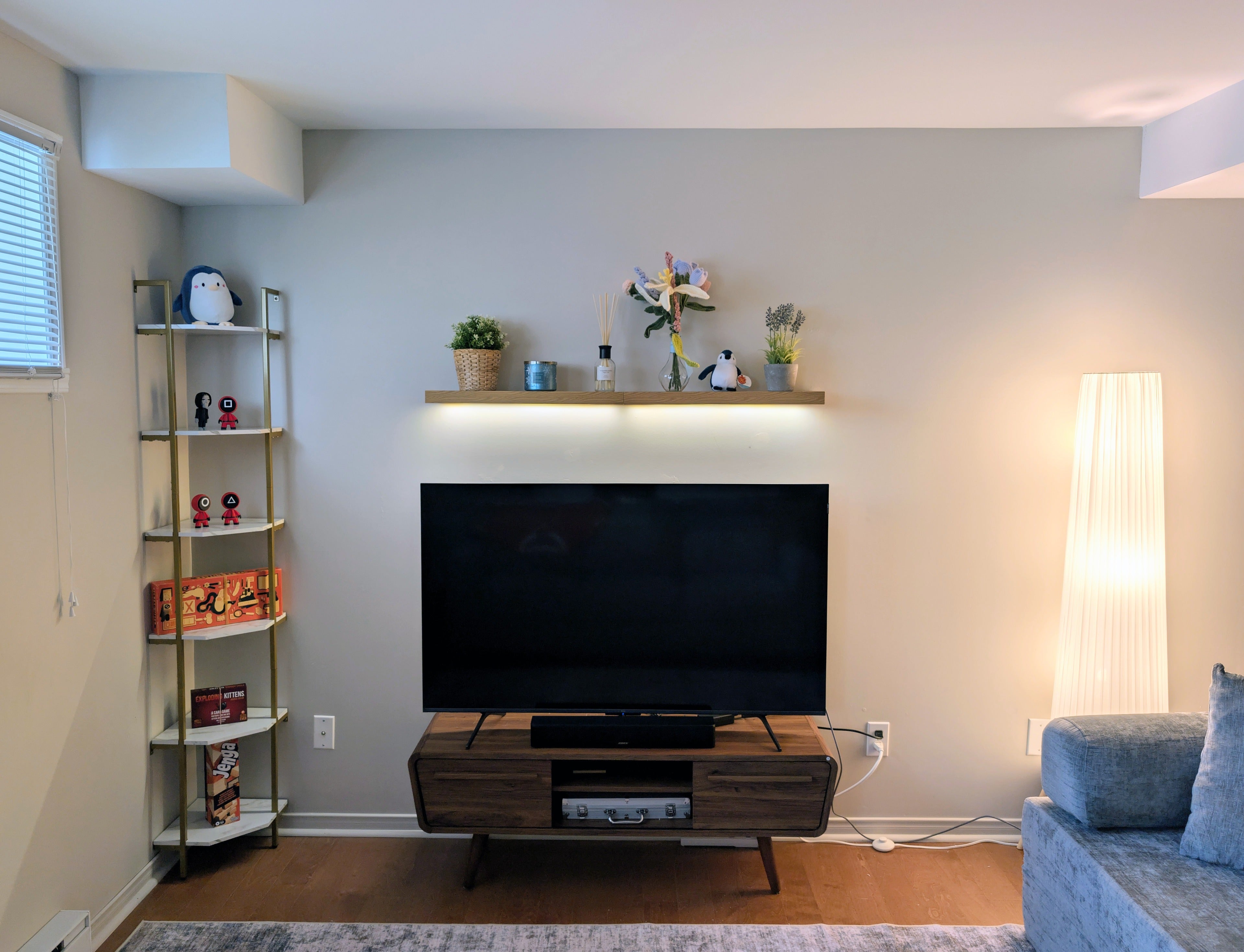 Zynix Floating Wall Shelf 60cm | LED Light, Yellow Oak